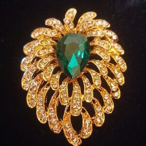 Lovely Green Rhinestone  Brooch